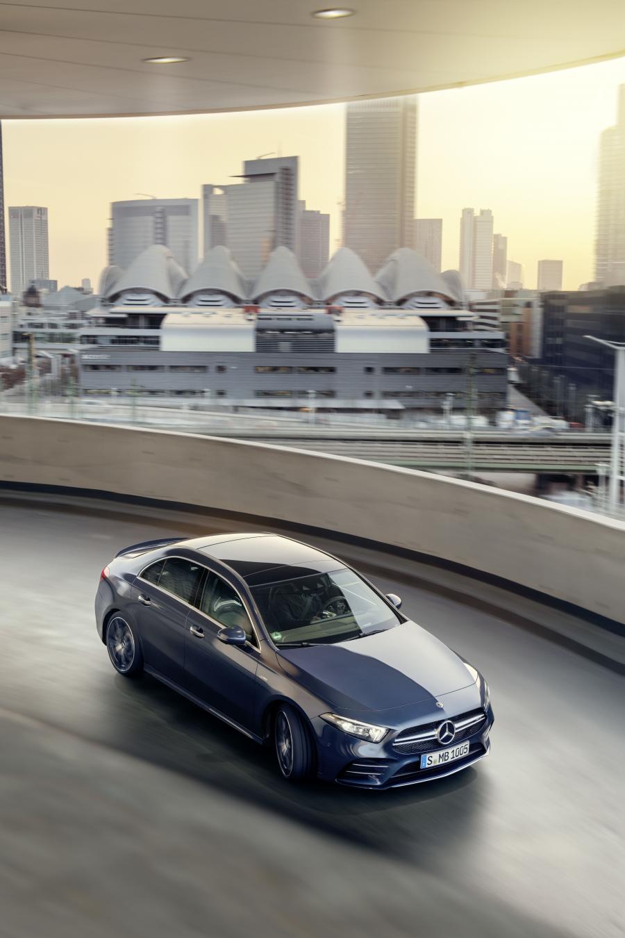  Mercedes-AMG A35 4Matic Sedan (V177) 2019 года  (WW) (фото 22 из 25)